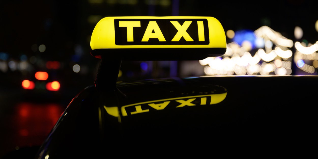 Allemagne amende annulée pour un chauffeur de taxi chrétien qui avait affiché un verset sur son véhicule