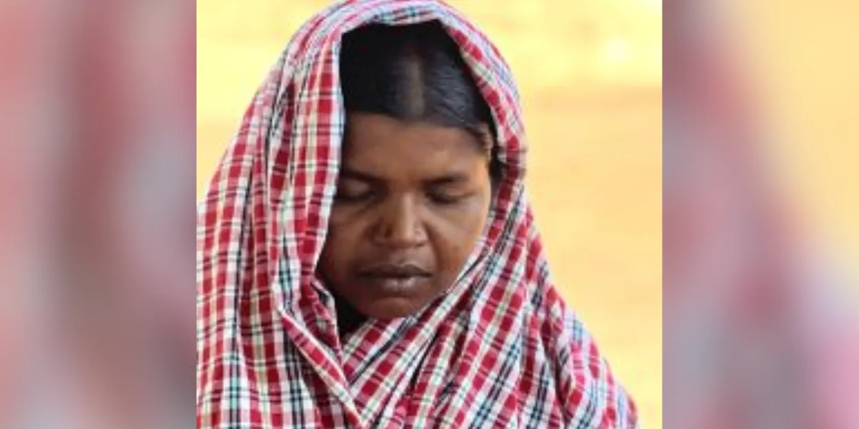 Inde une veuve chrétienne fuit son village pour échapper à la mort après l'assassinat de son mari, tout en maintenant sa foi en Jésus