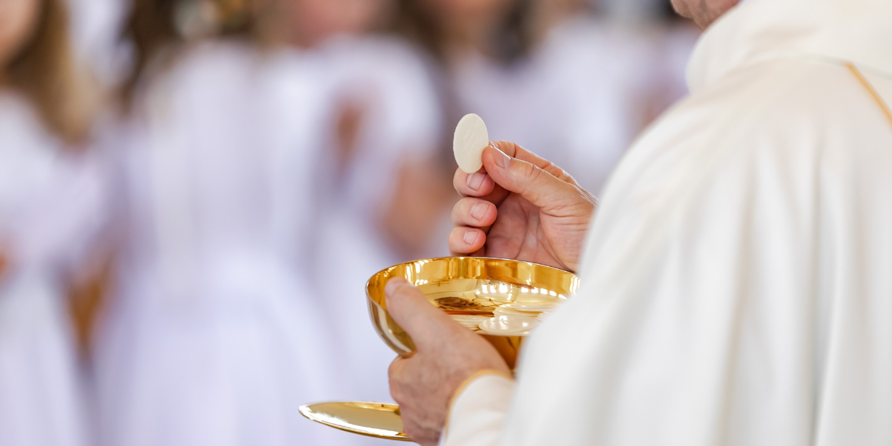 La promotion d'un prêtre condamné pour viol fait des vagues dans l'Eglise catholique