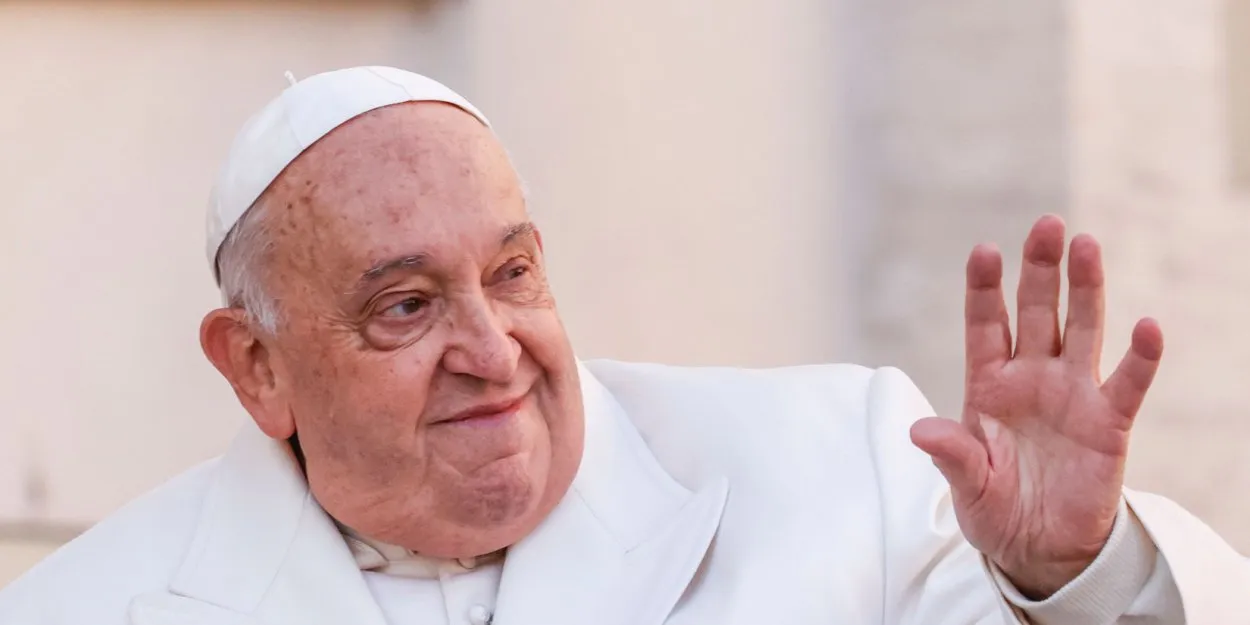 Le Vatican publie la première photo du pape depuis son hospitalisation