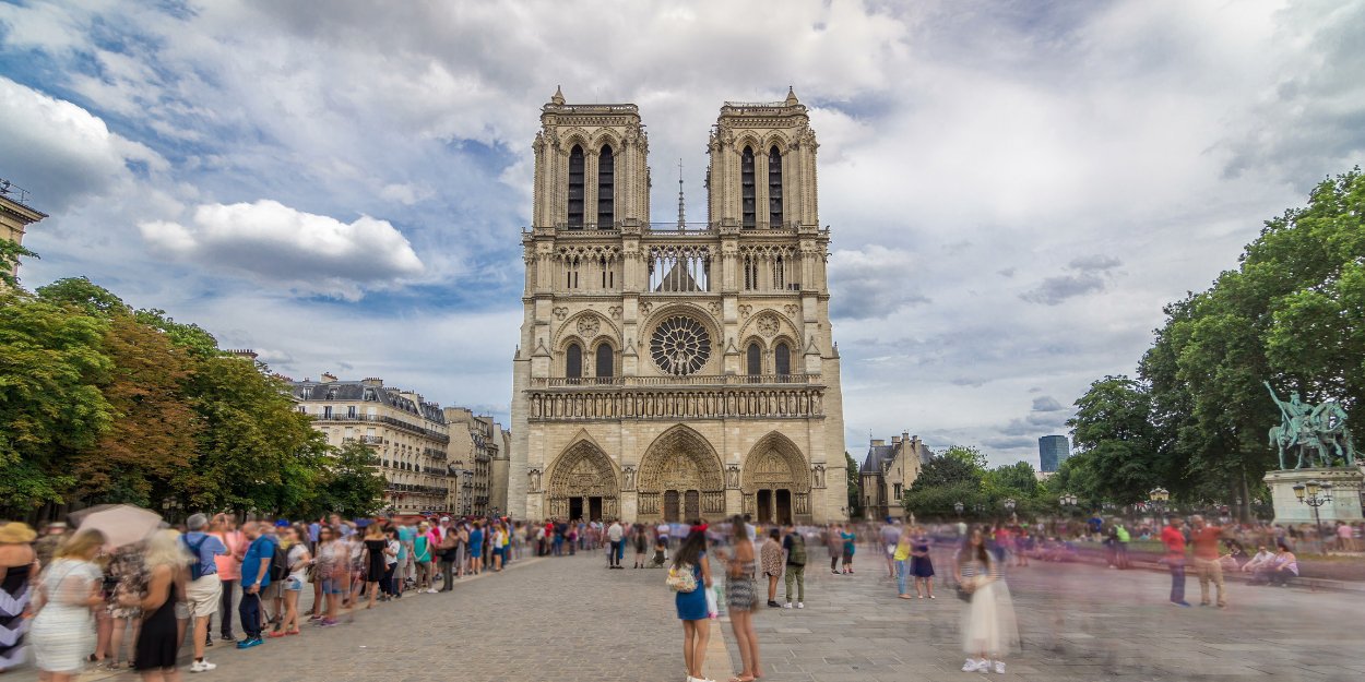 Notre-Dame de Paris les maquettes des nouveaux vitraux sur le thème de la Pentecôte dévoilées en décembre