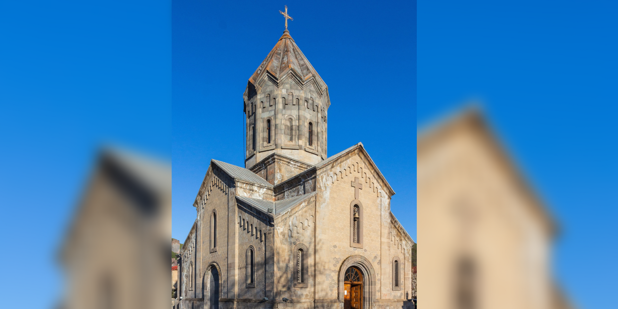 Pour les fidèles de l'Église arménienne, la dimension religieuse du conflit du Haut-Karabakh fait débat