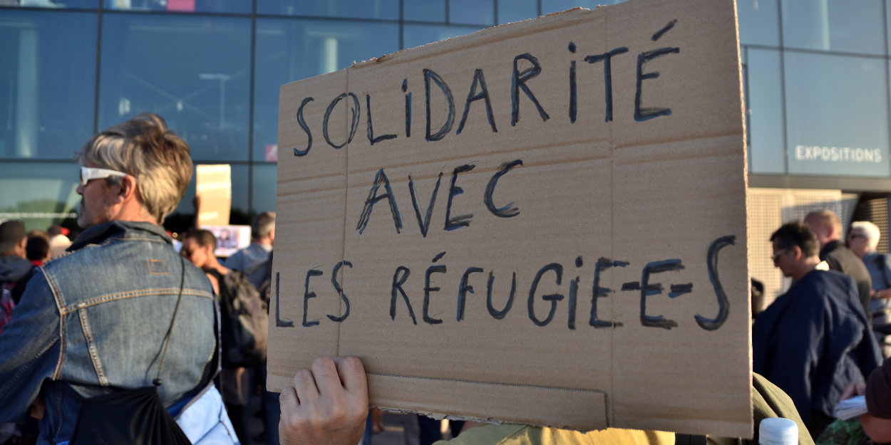 Suppression de l’assistance juridique dans les centres de rétention des associations, dont certaines chrétiennes, dénoncent un recul démocratique