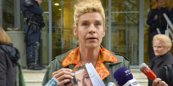 frigide-barjot-charlie-hebdo-2.jpg