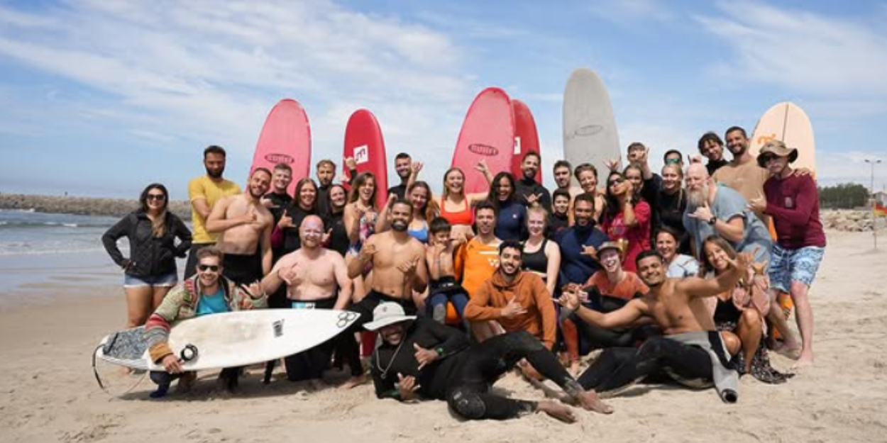 portugal_pasteur_passionne_surf_celebre_culte_plage