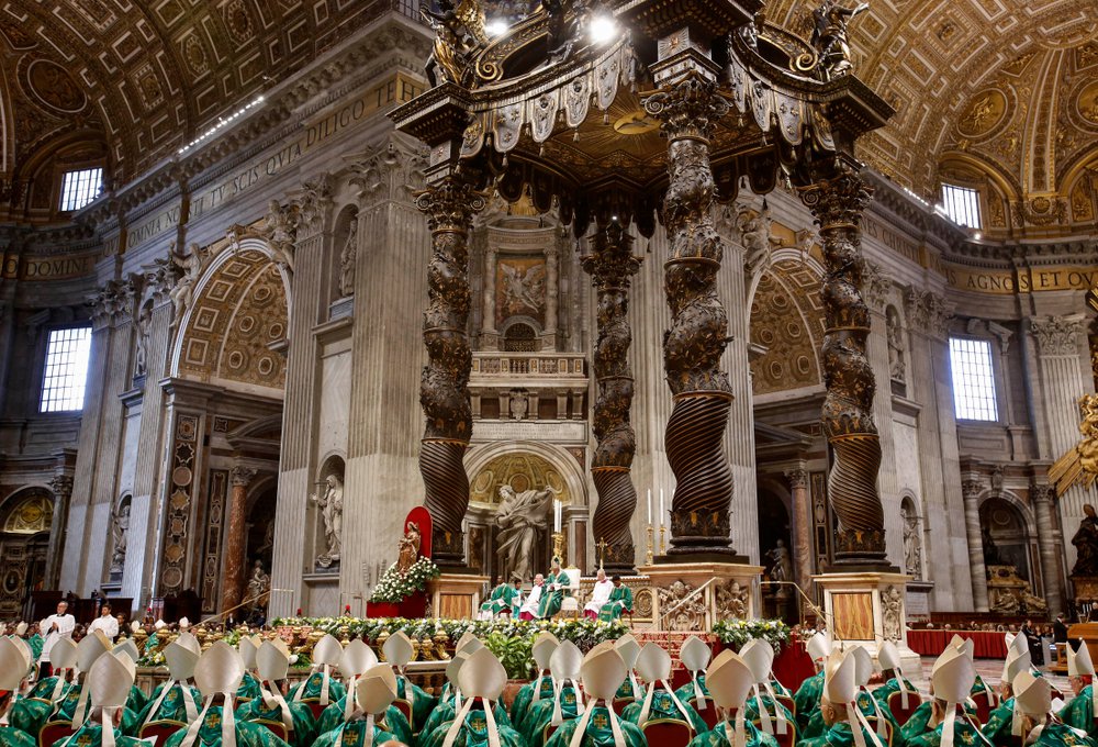 Le pape ouvre un nouveau cycle de débats sur l'avenir de l'Eglise catholique