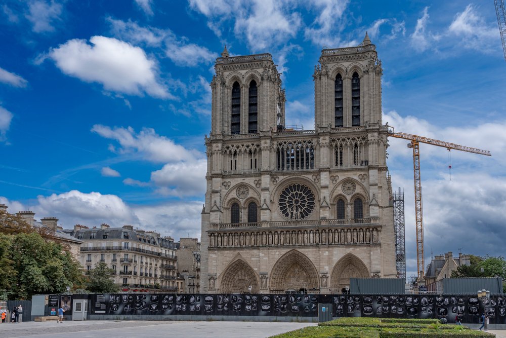 Notre-Dame: avec le "choeur des bâtisseurs" pour prolonger le chantier