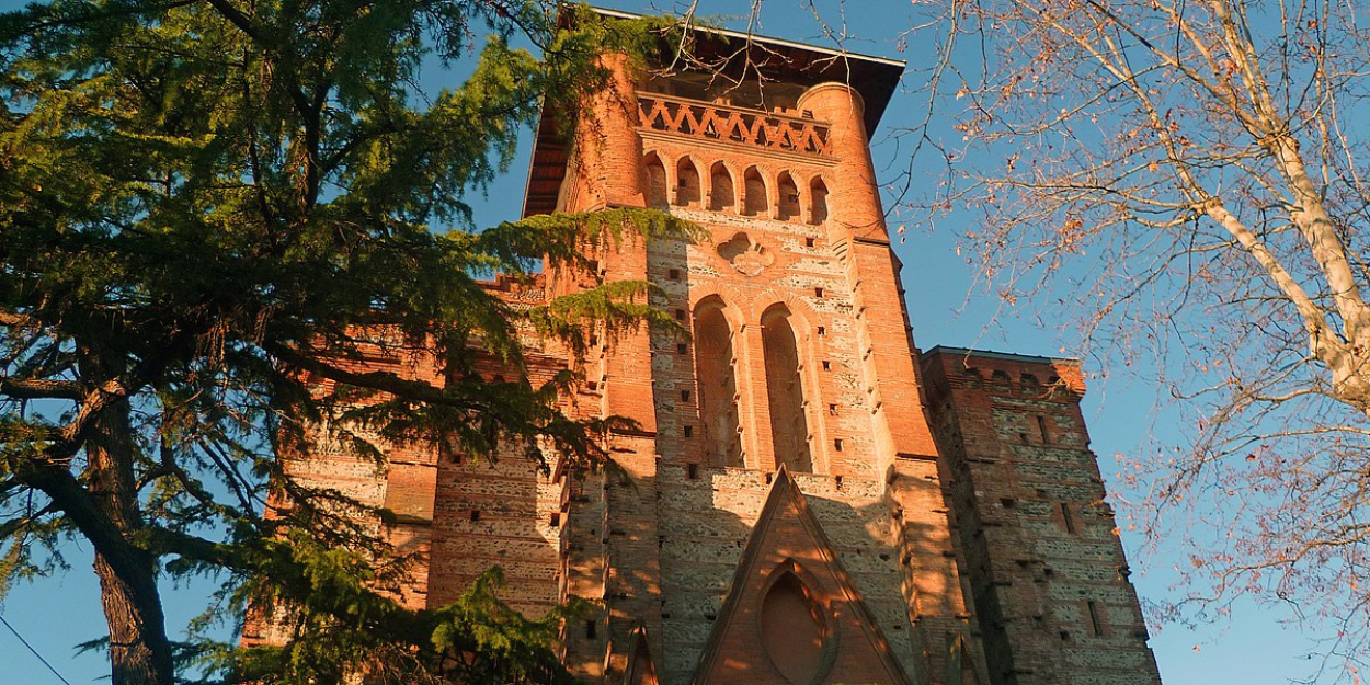 toulouse_geants_spectacle_porte_tenebre_inquietent_diocese