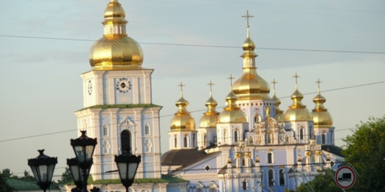 ukraine_echauffourees_autour_sort_cathedrale_orthodoxe