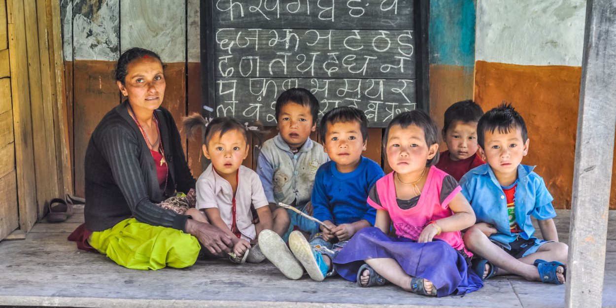 un verre d'eau s'engage pour les enfants du népal scolarisé changer ça